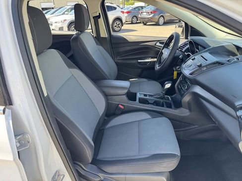 Used 2018 Ford Escape SE FWD image 12