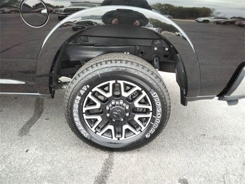 New 2025 RAM 2500 Limited image 18