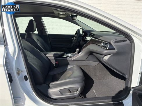 Used 2019 Toyota Camry XLE image 13