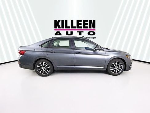 New 2026 Volkswagen Jetta SE FWD image 8