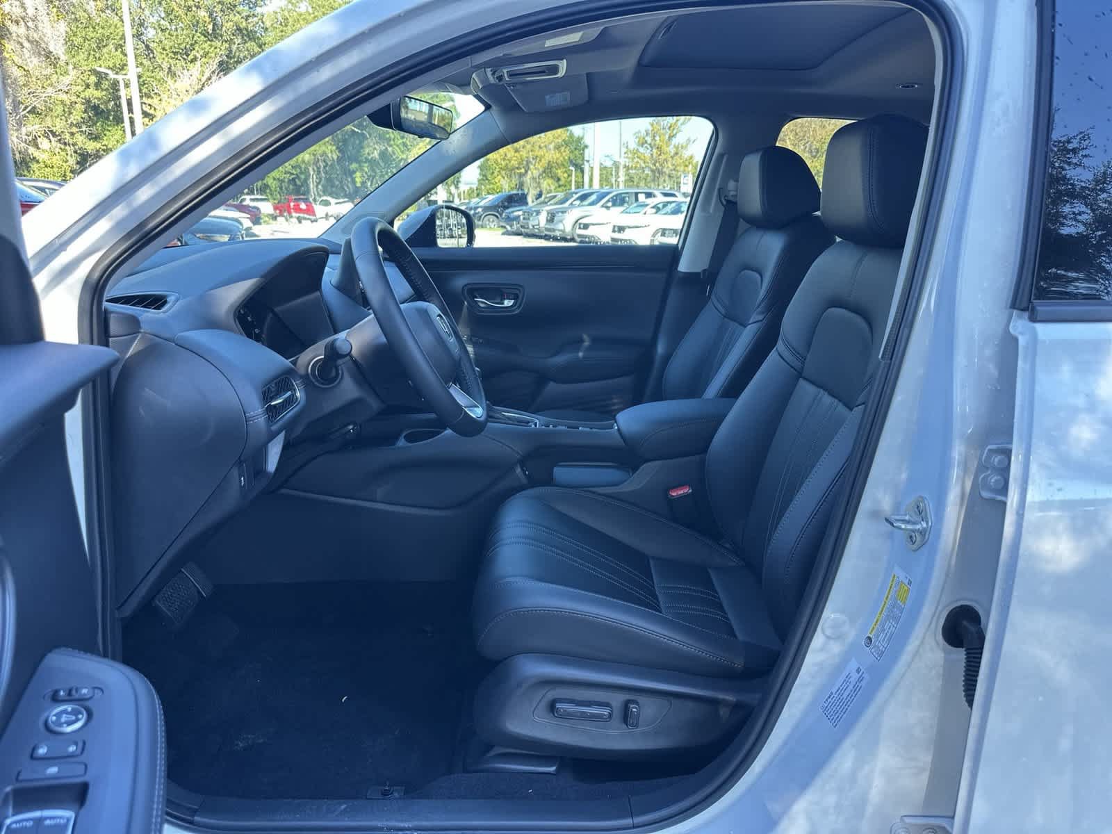 New 2027 Honda HR-V EX-L image 2
