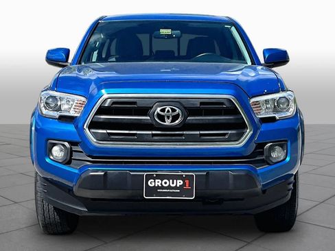 Used 2017 Toyota Tacoma SR5 RWD image 3