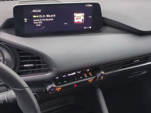 Used 2025 MAZDA MAZDA3 2.5 Turbo Sedan w/Premium Plus image 28