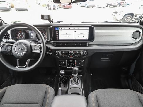 Used 2025 Jeep Gladiator Sport AWD/4WD image 13