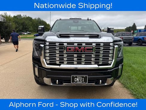 Used 2024 GMC Sierra 2500 Denali AWD/4WD image 2