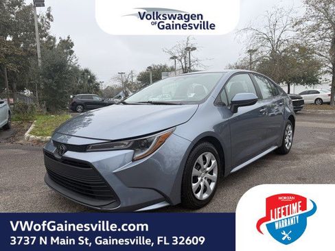 Used 2024 Toyota Corolla LE image 3