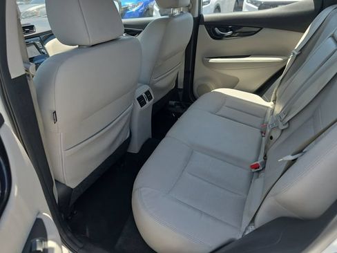 Used 2017 Nissan Rogue Sport SL w/ SL Premium Package FWD image 29