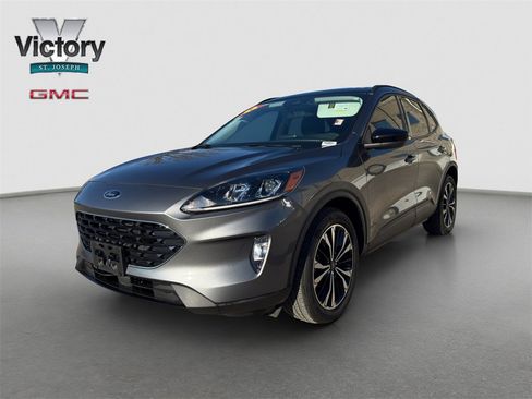 Used 2022 Ford Escape SEL w/ Equipment Group 302A image 3