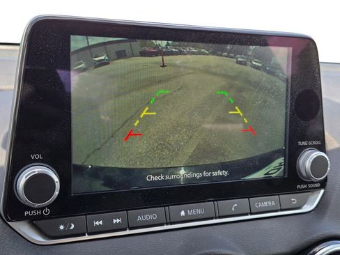 Used 2024 Nissan Sentra SV FWD image 26