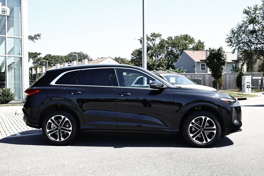 Certified 2025 Audi Q5 Premium w/ Premium Plus AWD/4WD image 4
