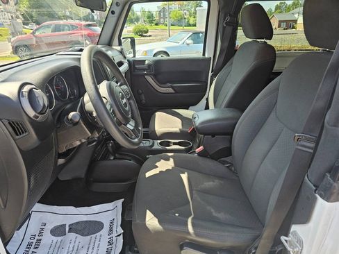 Used 2017 Jeep Wrangler Sport AWD/4WD image 7
