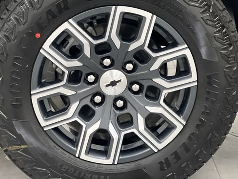 Used 2026 Chevrolet Colorado Z71 AWD/4WD image 68