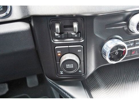 Certified 2025 Ford F350 Platinum w/ FX4 Off-Road Package AWD/4WD image 25