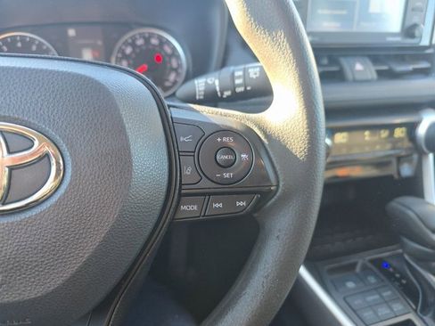 Used 2022 Toyota RAV4 XLE image 18