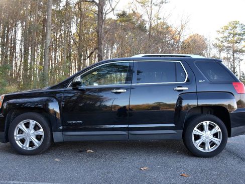 Used 2017 GMC Terrain SLT image 8