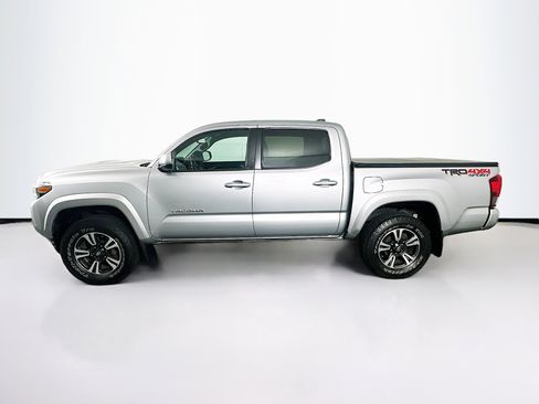 Used 2019 Toyota Tacoma TRD Sport w/ Technology Package image 4