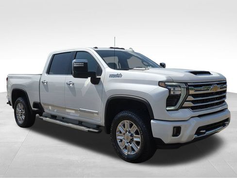 Used 2024 Chevrolet Silverado 2500 High Country w/ High Country Premium Package AWD/4WD image 4