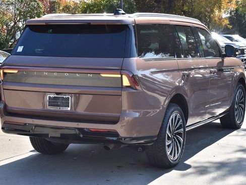 Certified 2025 Lincoln Navigator Black Label image 8