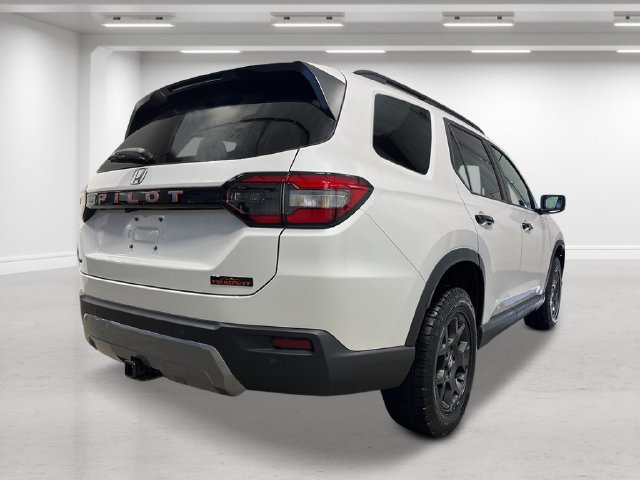 New 2026 Honda Pilot TrailSport image 3