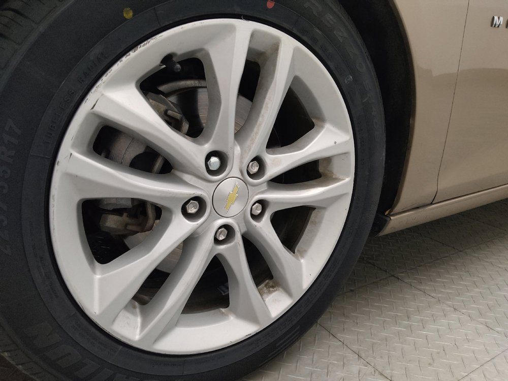 Used 2018 Chevrolet Malibu LT FWD image 31
