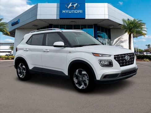 New 2026 Hyundai Venue SEL FWD image 11