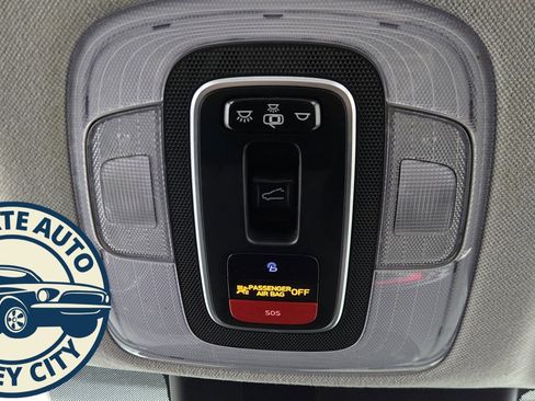 Used 2023 Hyundai Elantra Limited w/ Preferred Accessory Package image 20