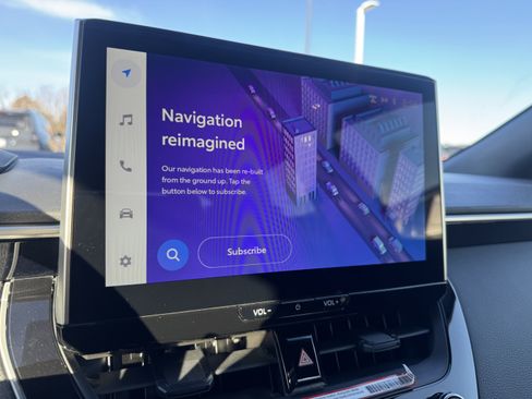 Used 2025 Toyota Corolla SE w/ SE Premium Package image 24