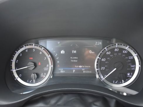 Used 2023 Toyota Highlander XLE FWD image 25