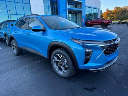 New 2026 Chevrolet Trax LT image 2