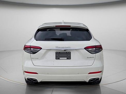 Used 2023 Maserati Levante GT AWD/4WD image 6