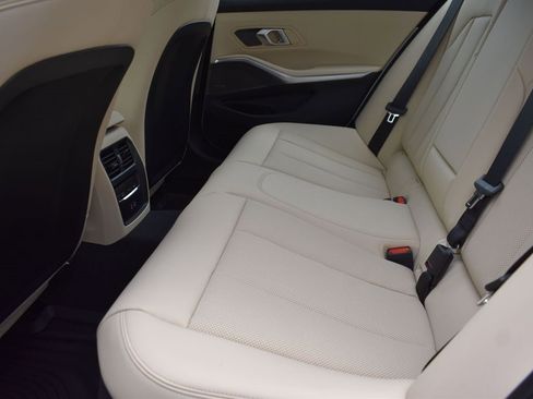 Certified 2025 BMW 330i Sedan w/ Premium Package image 16