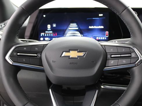 New 2025 Chevrolet Equinox LT w/ Convenience Package II image 28