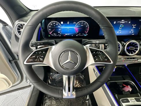 New 2026 Mercedes-Benz GLB 250 image 11