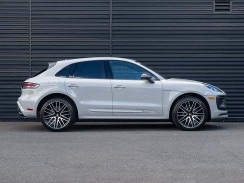 Certified 2023 Porsche Macan Turbo AWD/4WD image 8