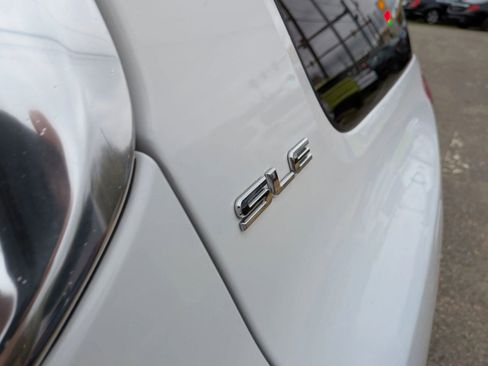 Used 2019 GMC Acadia SLE image 14