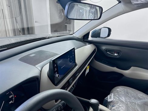 New 2026 Honda HR-V LX image 6