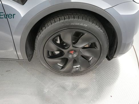Used 2022 Tesla Model Y Long Range AWD/4WD image 18