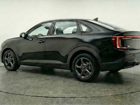 Used 2025 Kia K4 LXS image 6