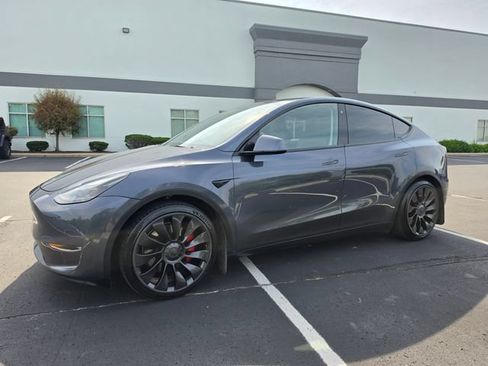 Used 2022 Tesla Model Y Performance AWD/4WD image 11