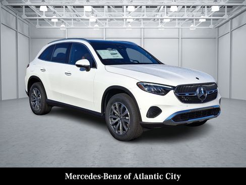 Used 2026 Mercedes-Benz GLC 300 4MATIC image 1