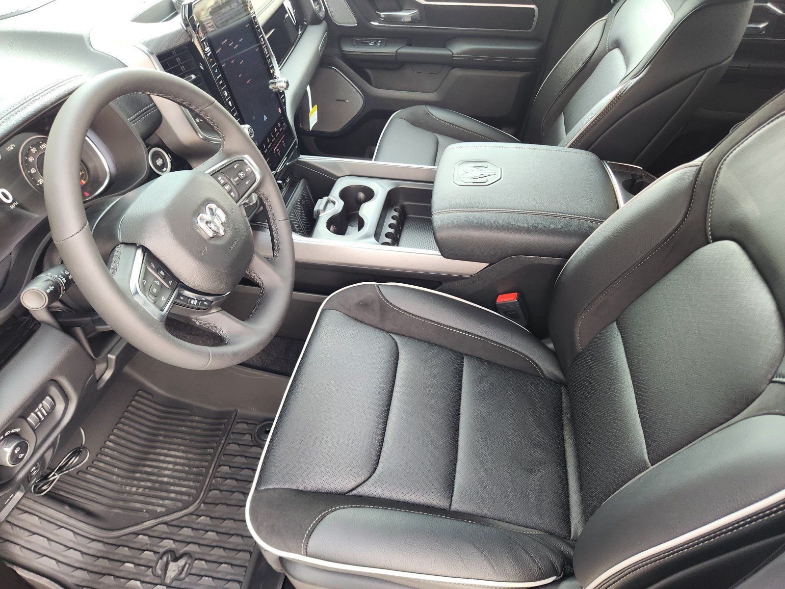 New 2026 RAM 1500 Laramie AWD/4WD image 14