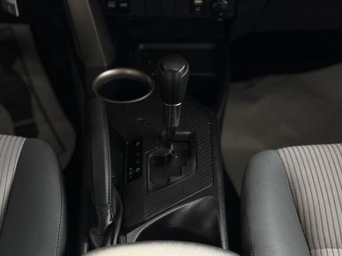 Used 2013 Toyota RAV4 LE image 18