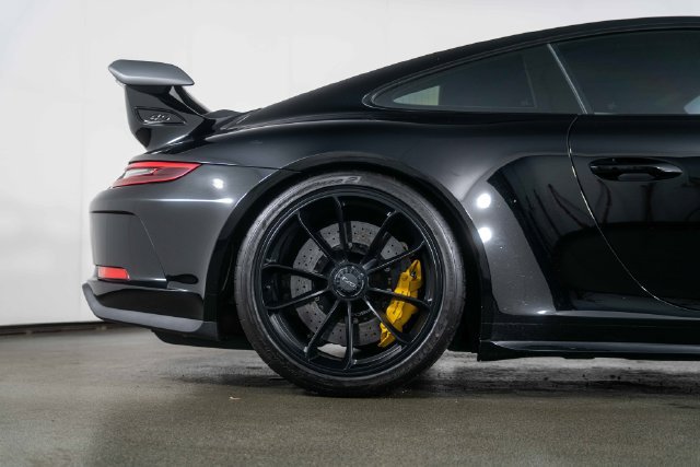 Used 2018 Porsche 911 GT3 RWD image 10