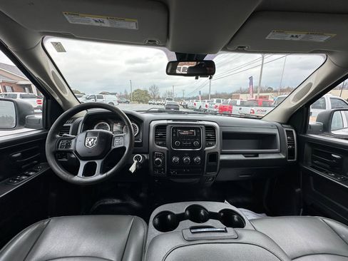 Used 2018 RAM 1500 Tradesman w/ Chrome Appearance Group AWD/4WD image 10