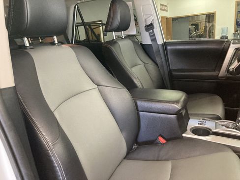 Used 2016 Toyota 4Runner SR5 Premium image 21