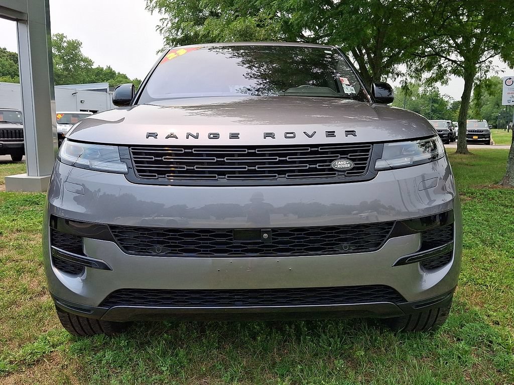 Used 2023 Land Rover Range Rover Sport SE AWD/4WD image 2