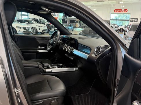 Used 2022 Mercedes-Benz GLB 250 4MATIC image 13