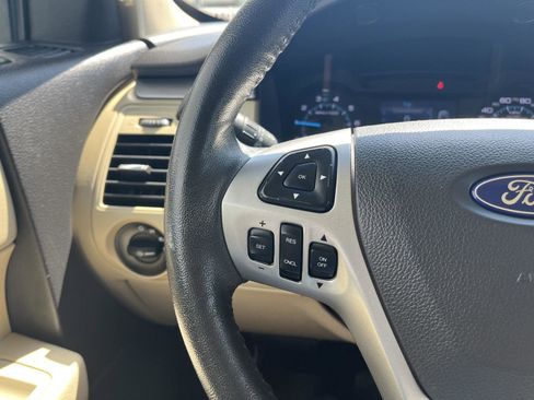 Used 2019 Ford Flex SE FWD image 19