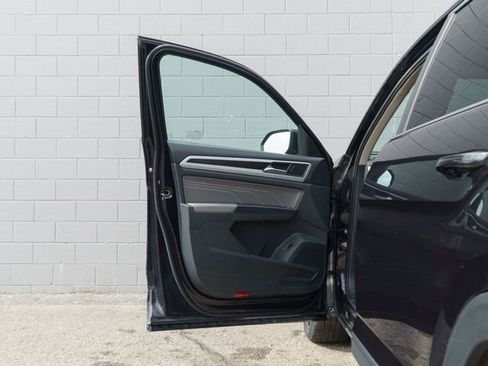 Used 2023 Volkswagen Atlas SE w/ Panoramic Sunroof Package image 15