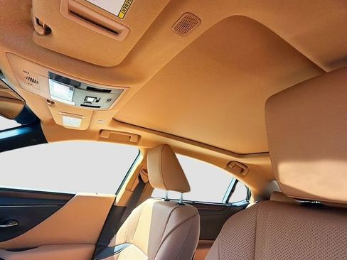 Used 2025 Lexus ES 350 Ultra Luxury w/ Accessory Package (Z1) image 27